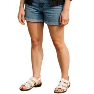 Clarks Size 10  Strappy Stylist Summer Comfy Casual Chic Slip On Sandals White